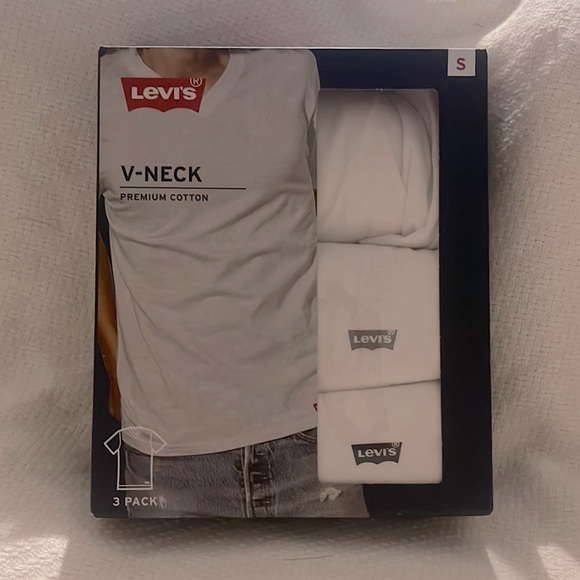 Levi's Other - Levi’s v neck shirts size small